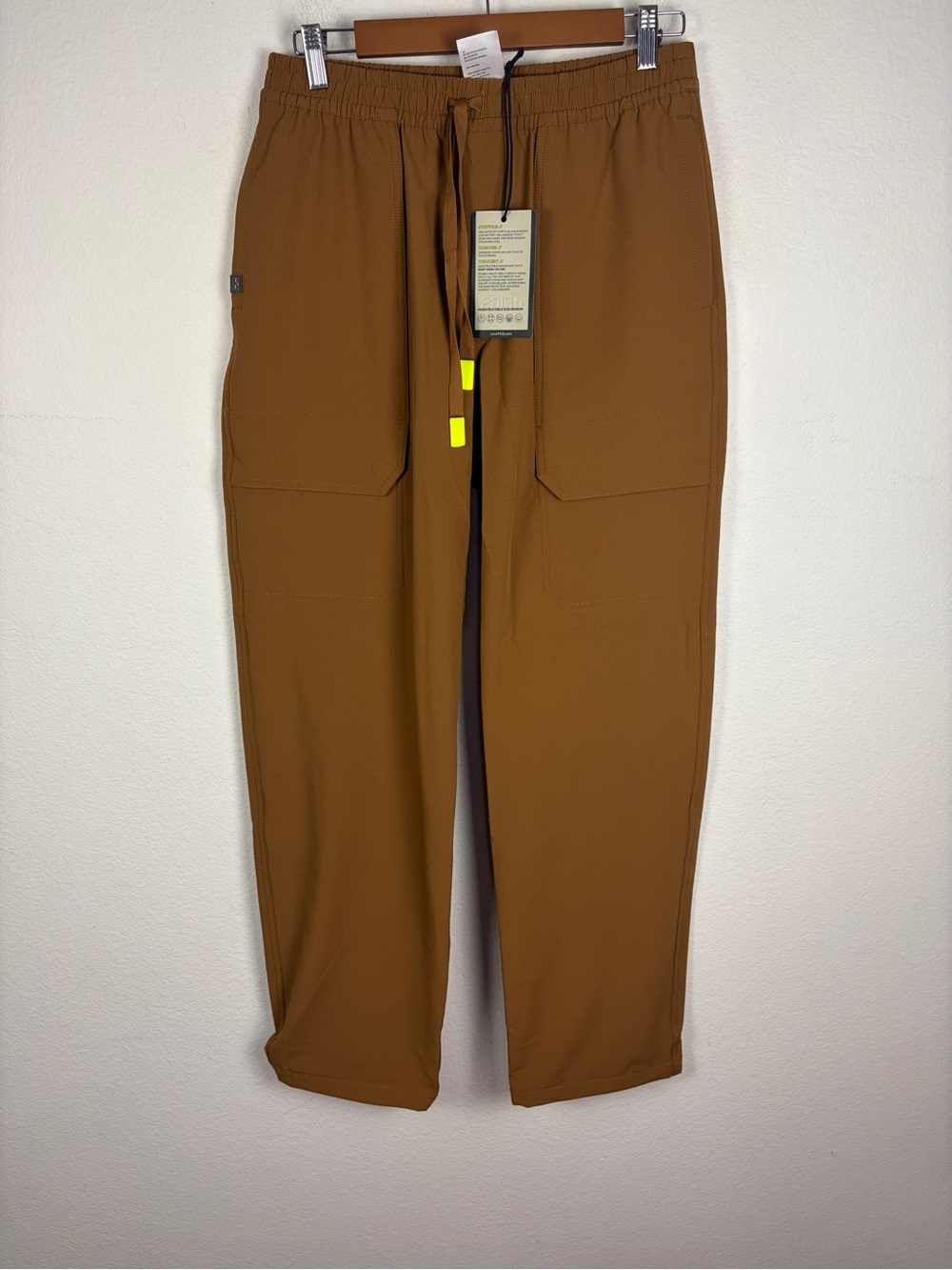 Figs Indestructible Cargo Scrub Pant in Earth Brown Men Small Tall New with Tags
